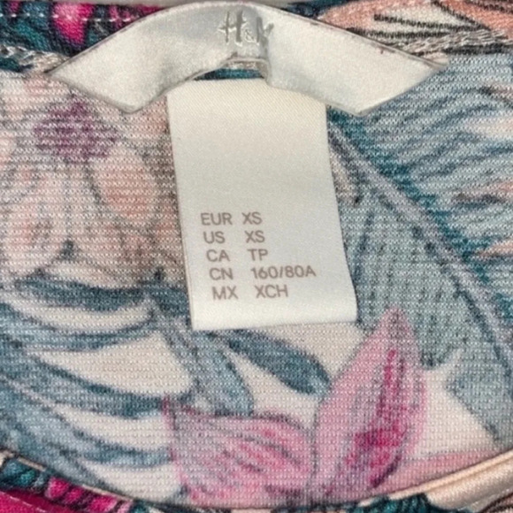 H&M Sleeveless Mini Round Neck Flowers Pattern Dress Size XS - Picture 2 of 6